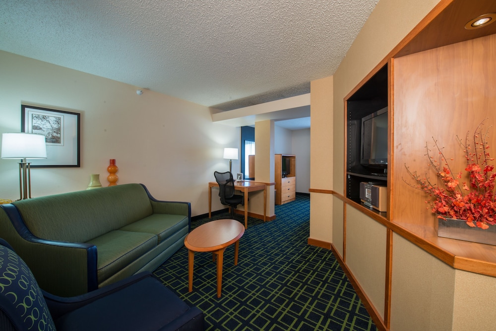Fairfield Inn And Suites By Marriott Greenwood 30/47