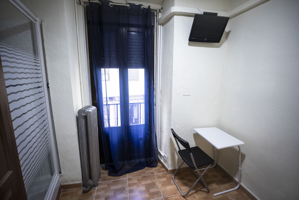 Hostal Los Perales 26/27