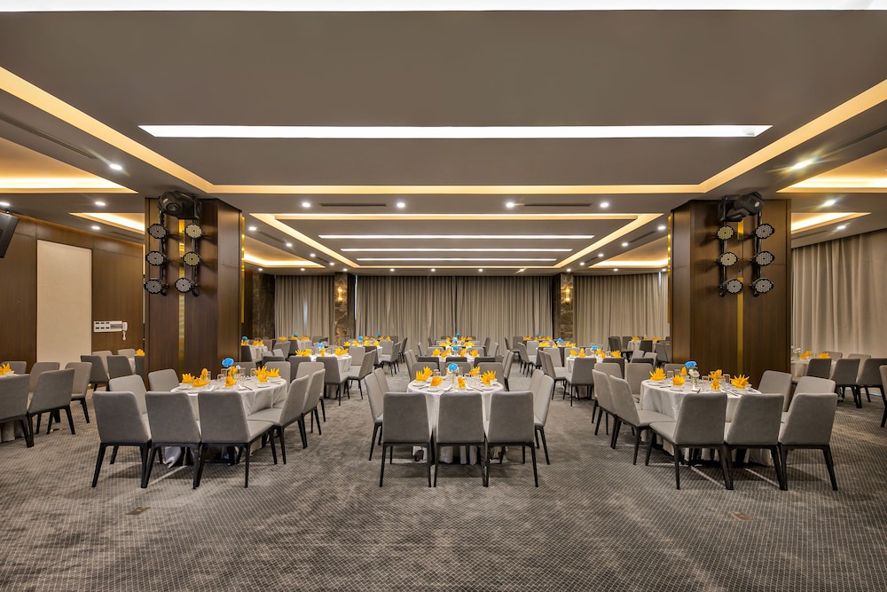 Golden Lotus Grand Hotel 37/49