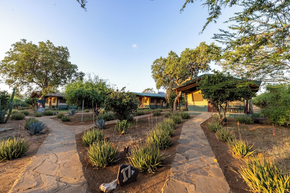 Sentrim Tsavo Lodge 26/42