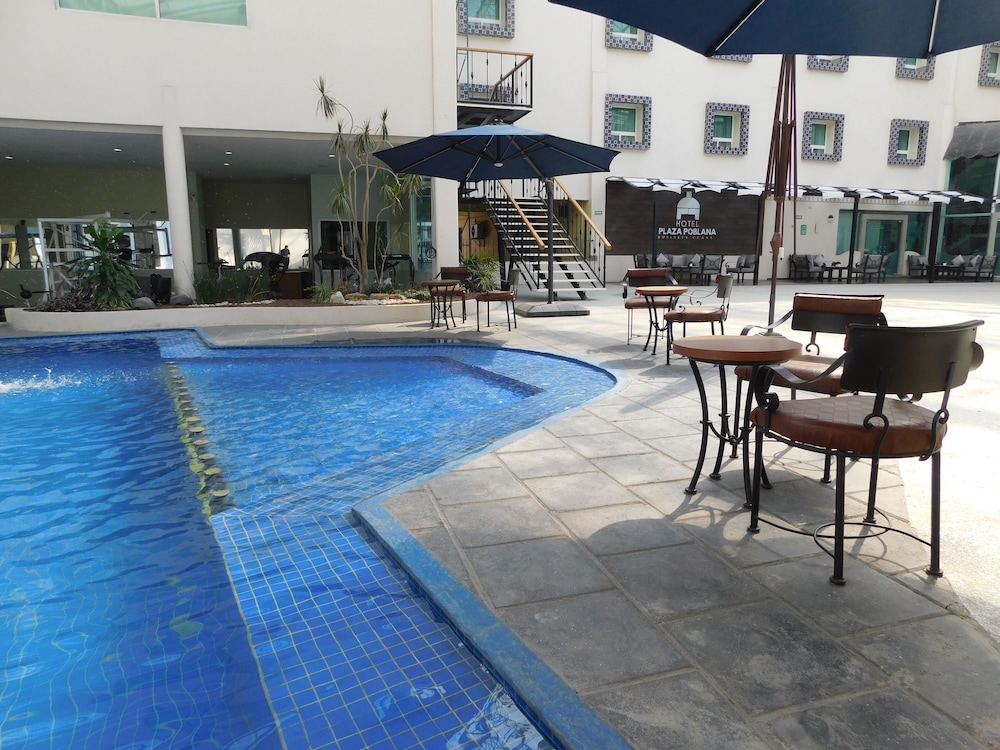 Hotel Plaza Poblana 66/67