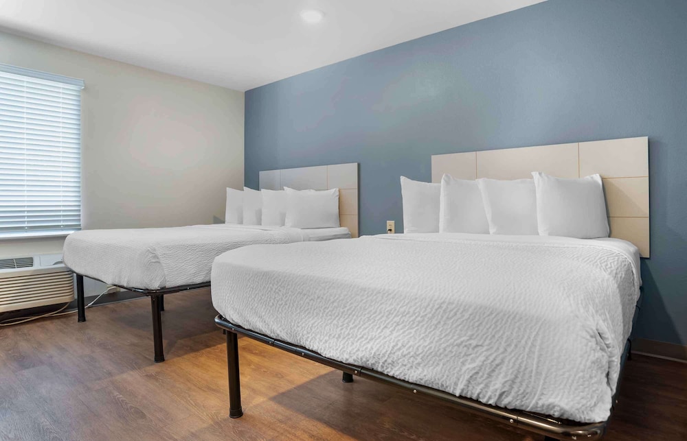 STUDIO, 2 QUEEN BEDS