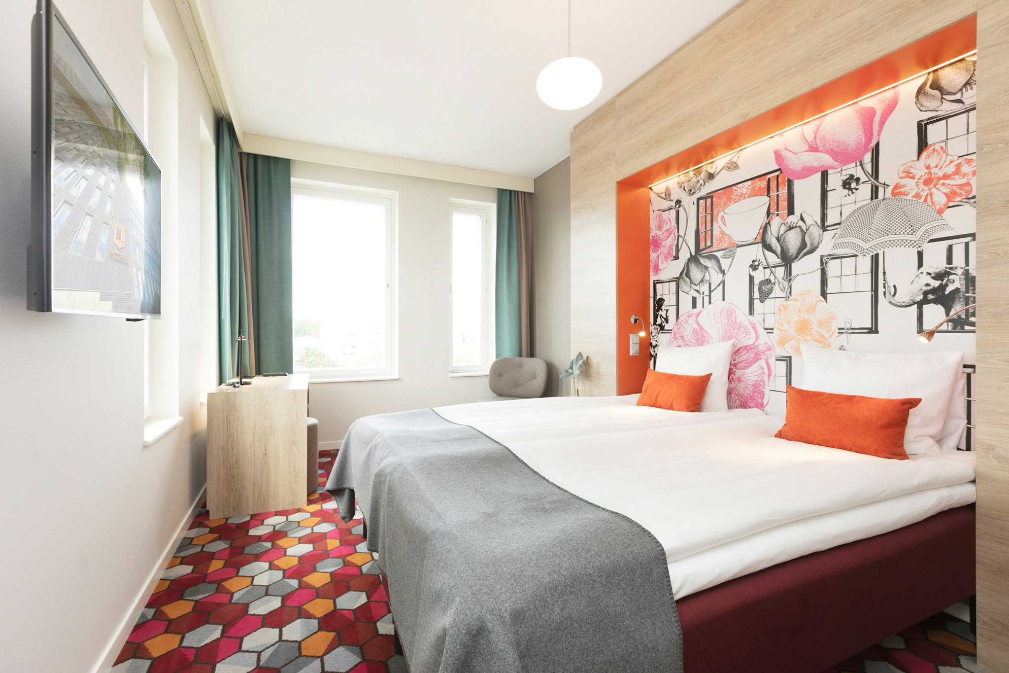 ROOM, DOUBLE BED