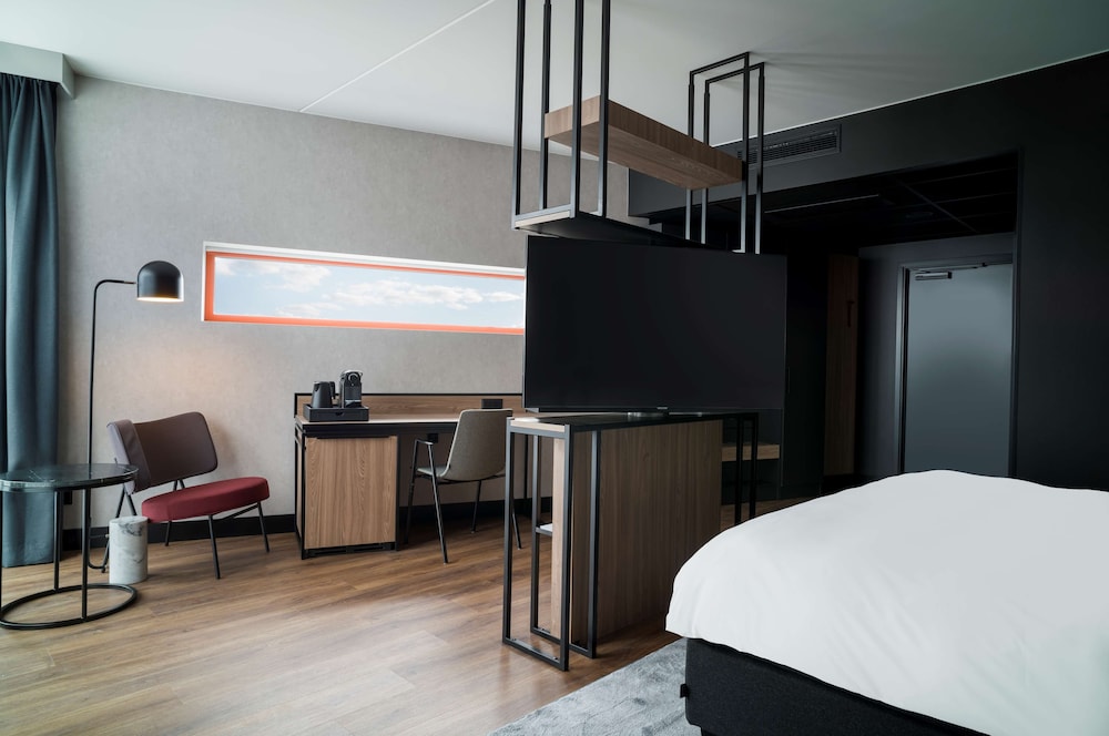 Radisson RED Oslo Airport 16/60
