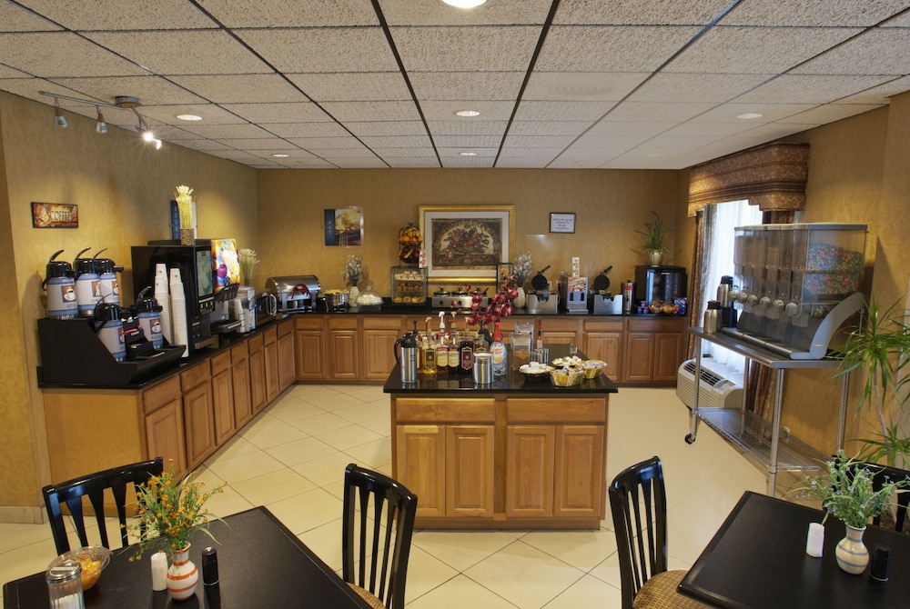 Best Western Plus Richmond Hill Inn 44/53