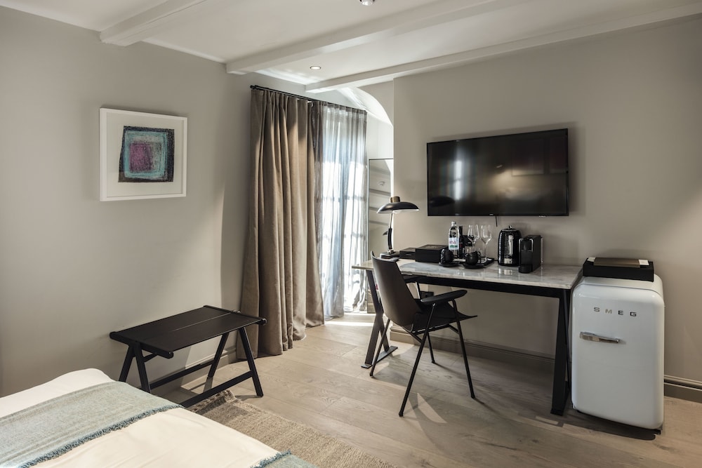 San Canzian Hotel & Residences 48/78