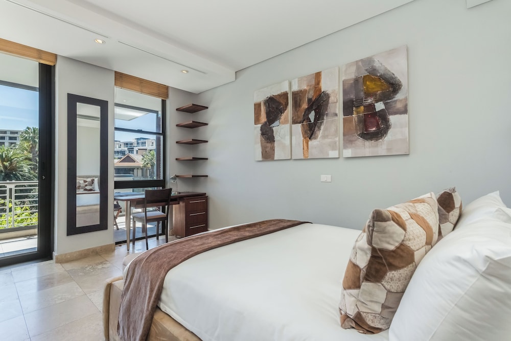 Mountain Marina Luxury Apartments 12/50