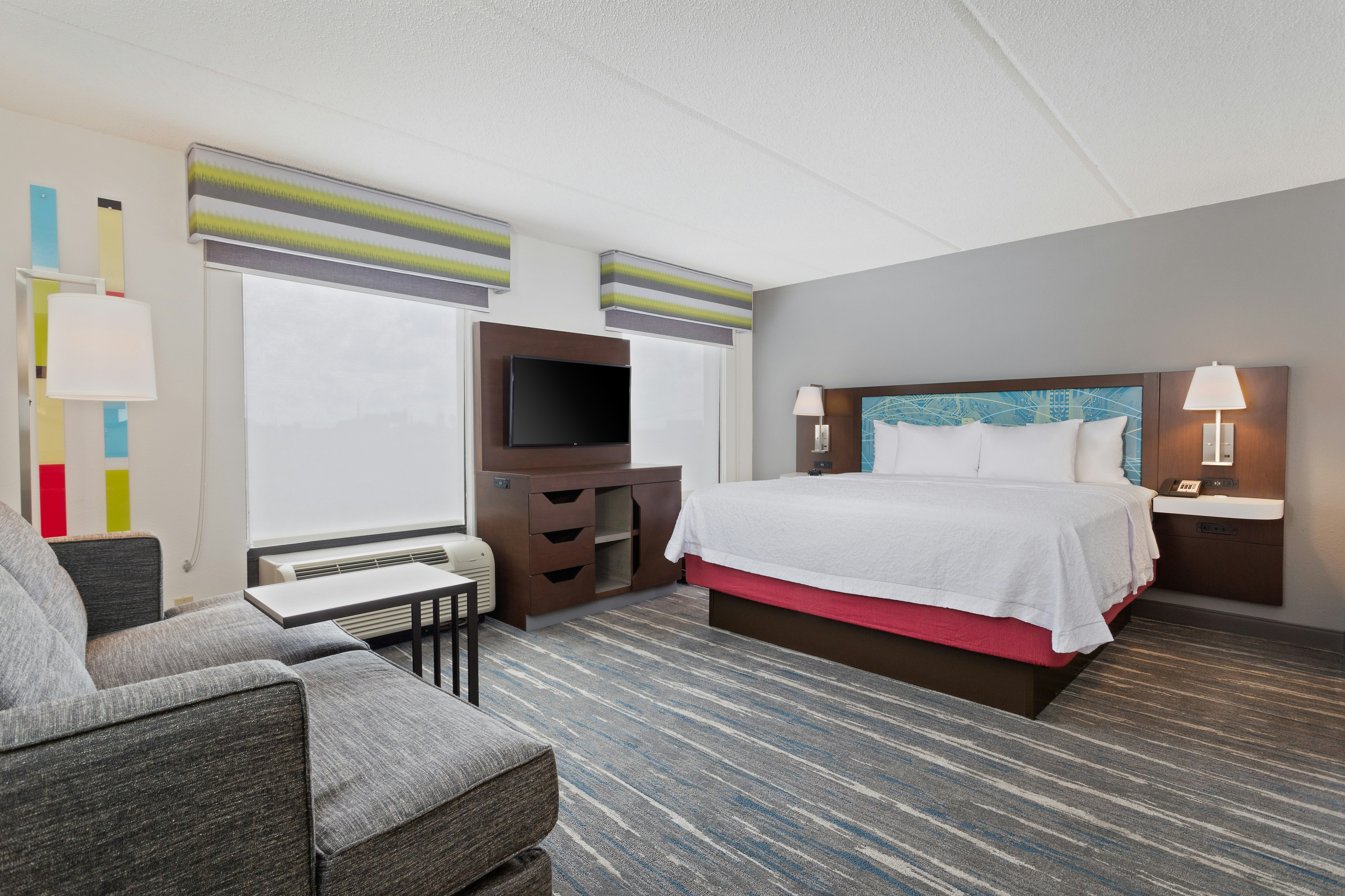 STUDIO, SUITE, KING BED