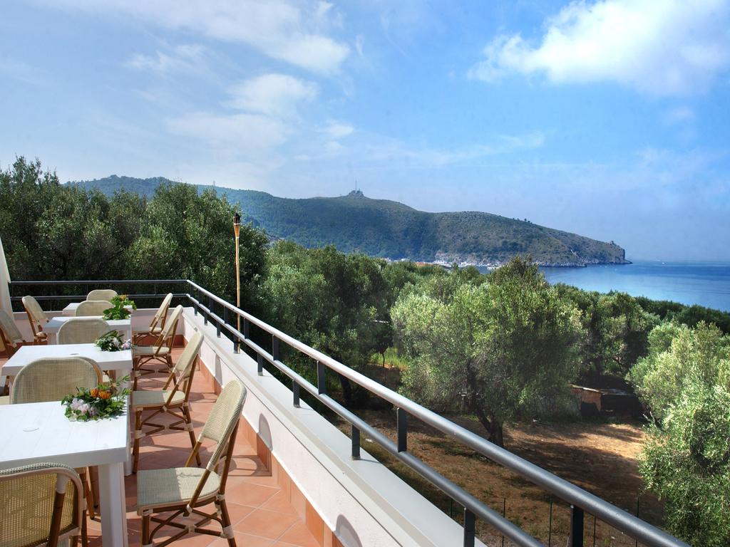 BAIA HOTEL 37/41