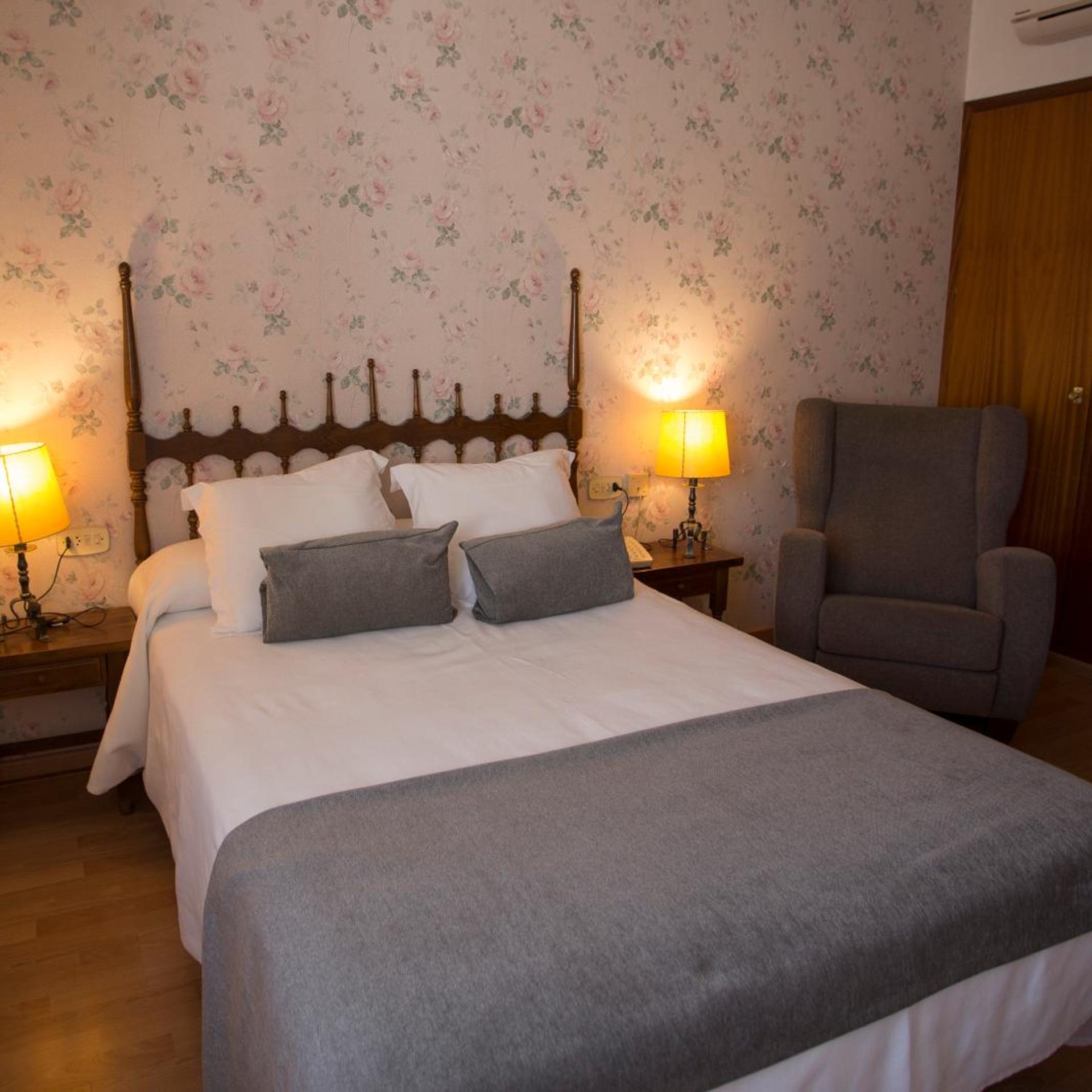 Room, Double or Twin Bed