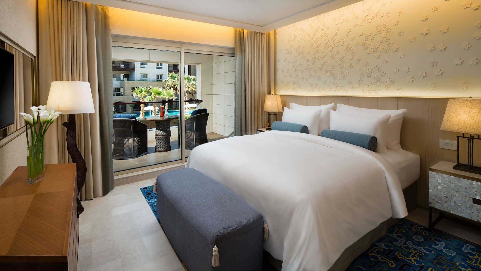 Signature, Duplex, Pool, Suite, King Bed, Pool View