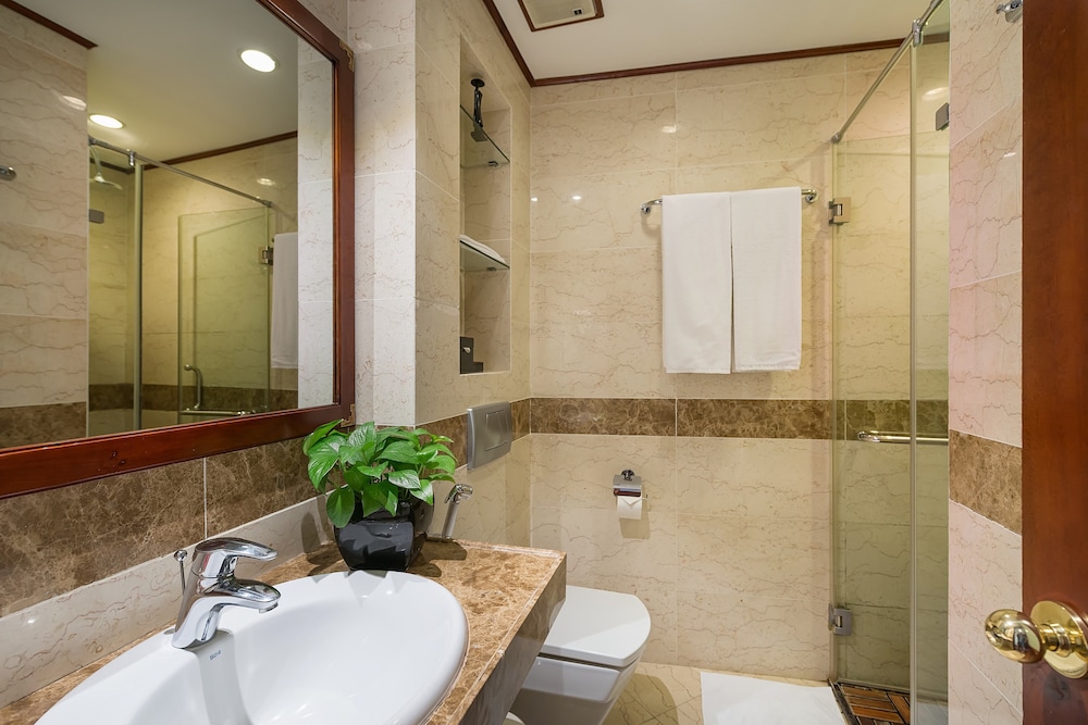 Hanoi Elegance Happy Hotel 42/44