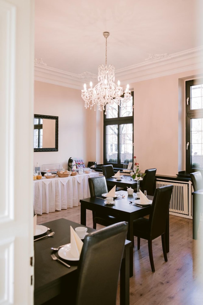 Hotel Villa Oberkassel 33/38