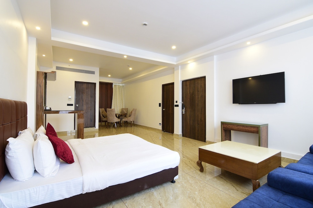 Park Regis Goa 33/69