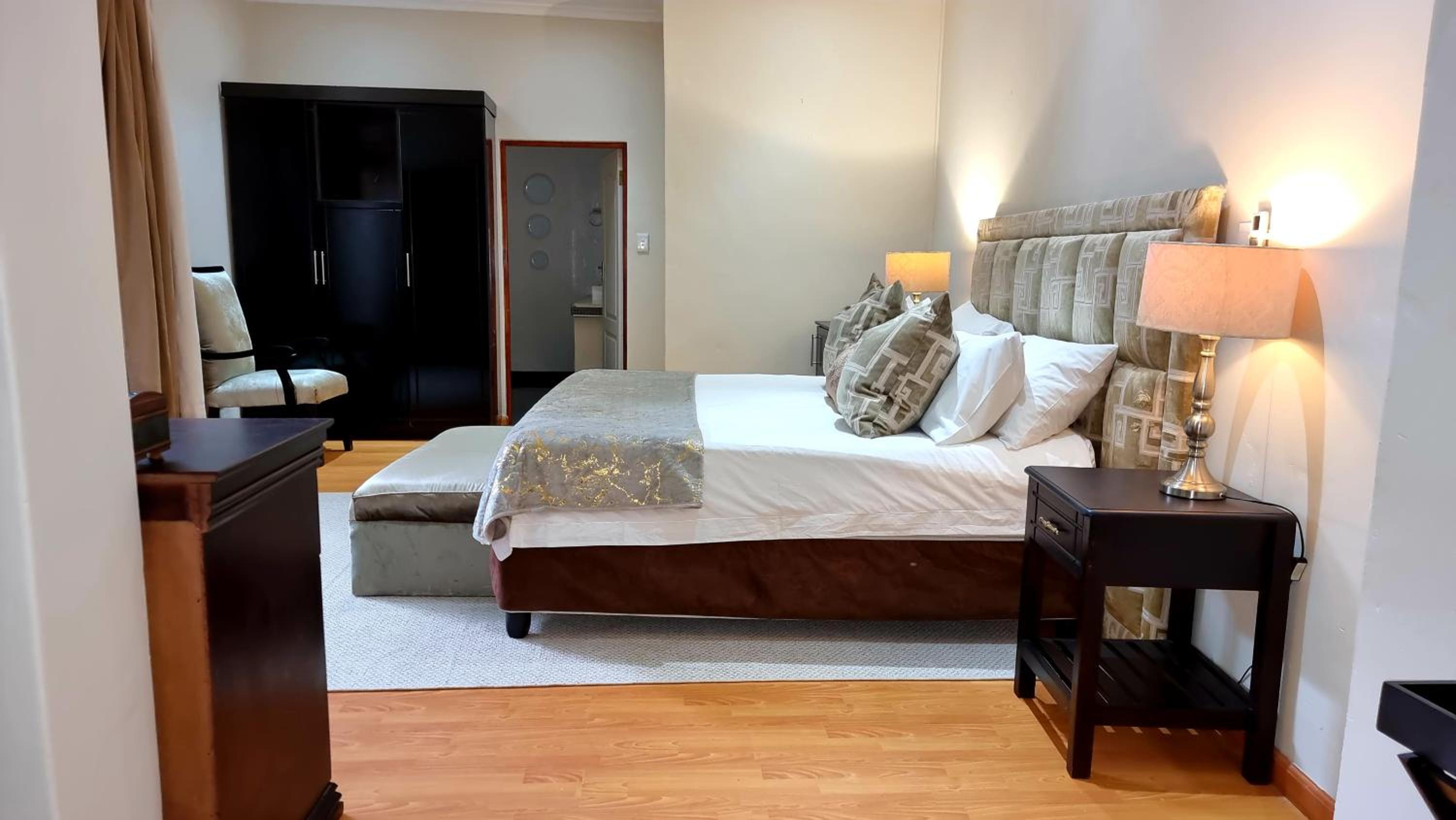 Cedar Rest Hotel 7/24