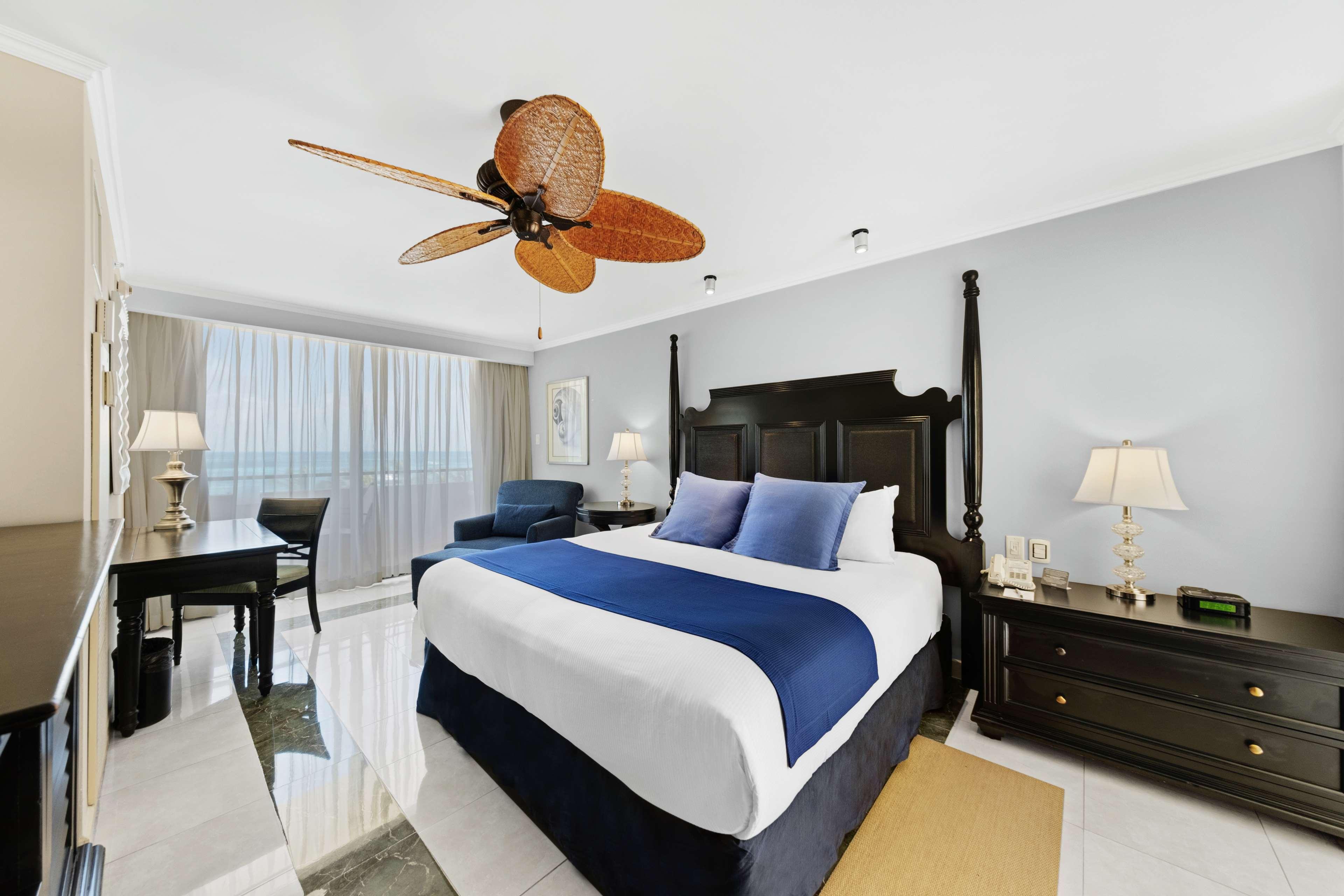 Deluxe, Ocean Front, Hot Tub
