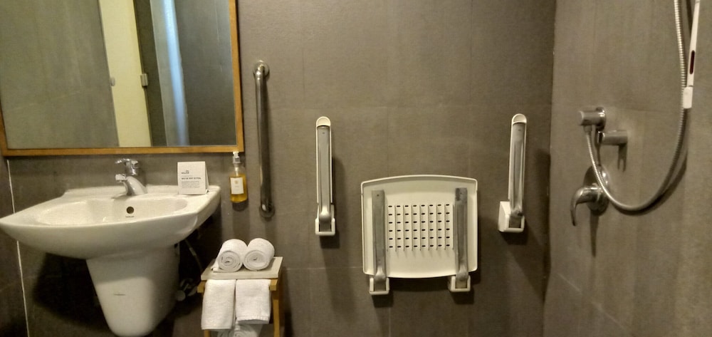 Holiday Inn Express Gurgaon Sector 50 48/49