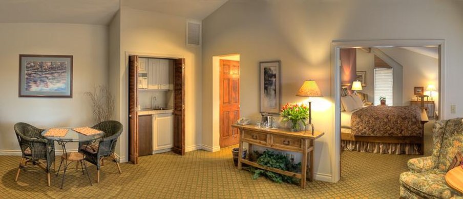 Pine Ridge Inn 23/37