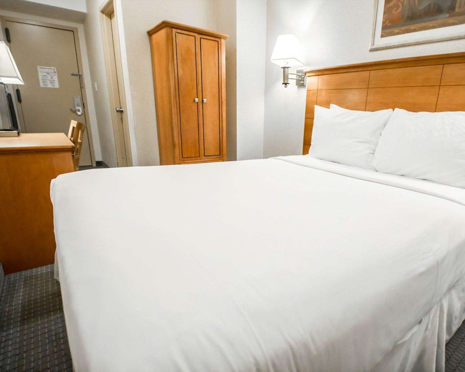 Econo Lodge Times Square 7/16