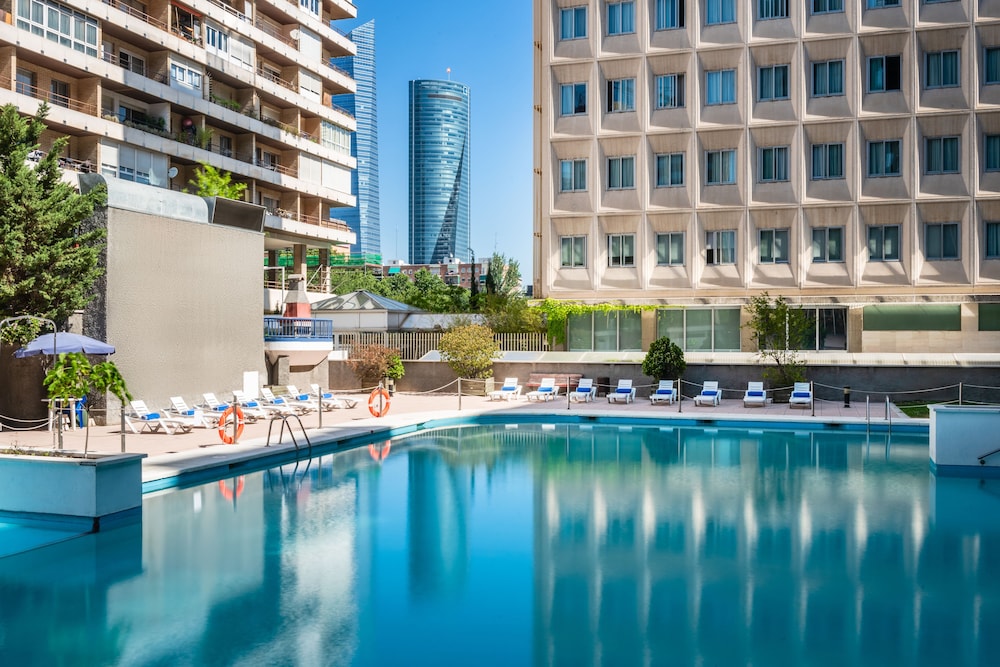 Madrid Chamartin Affiliated by Melia 4/64