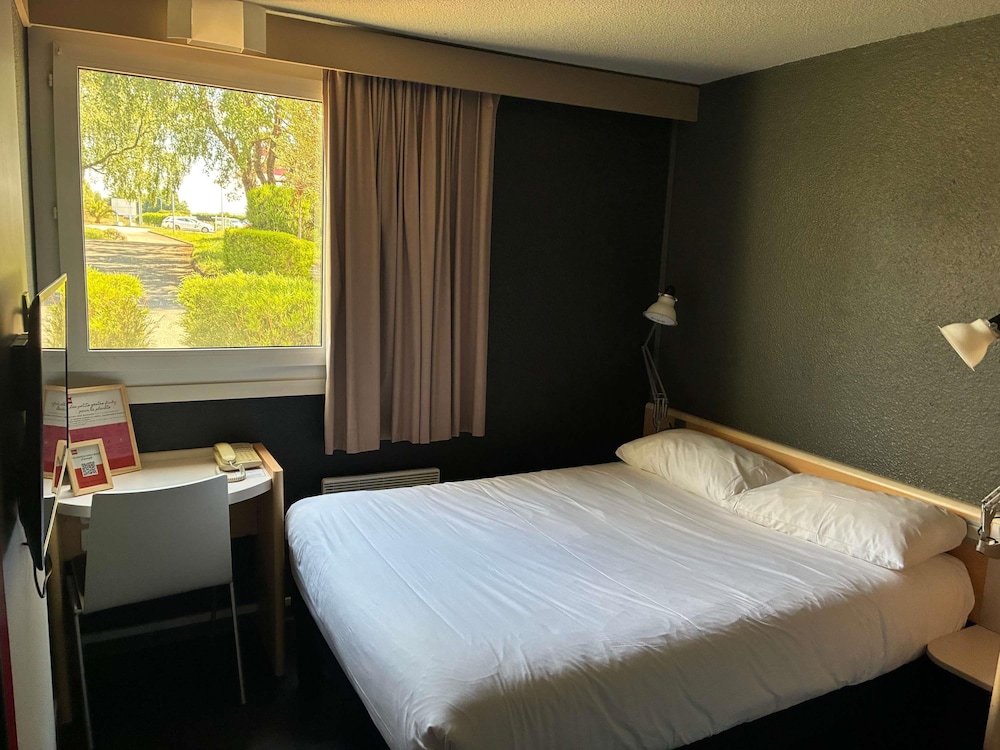 Ibis Lorient 12/50