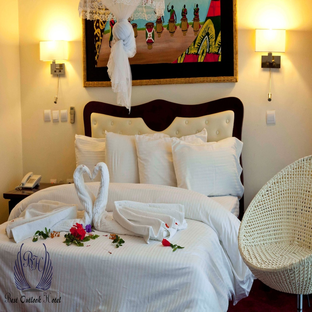 Best Outlook Hotel 30/50