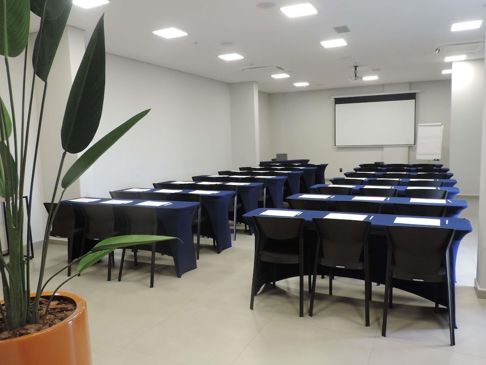 ibis Guarapuava 35/50