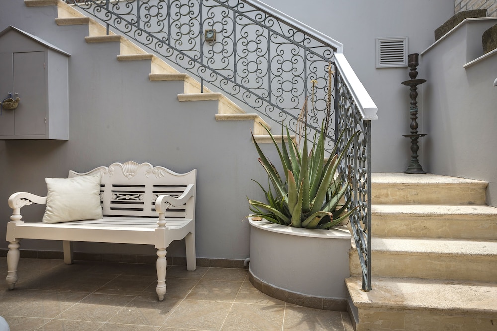Faros Suites - Adults Only 5/50