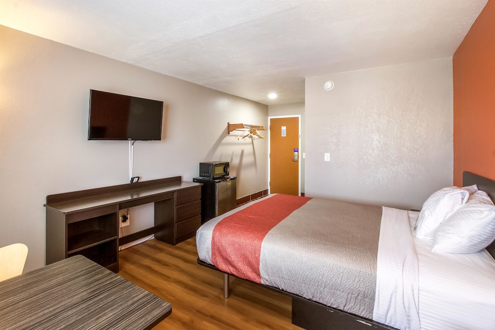 Motel6 Rossford, OH 29/54