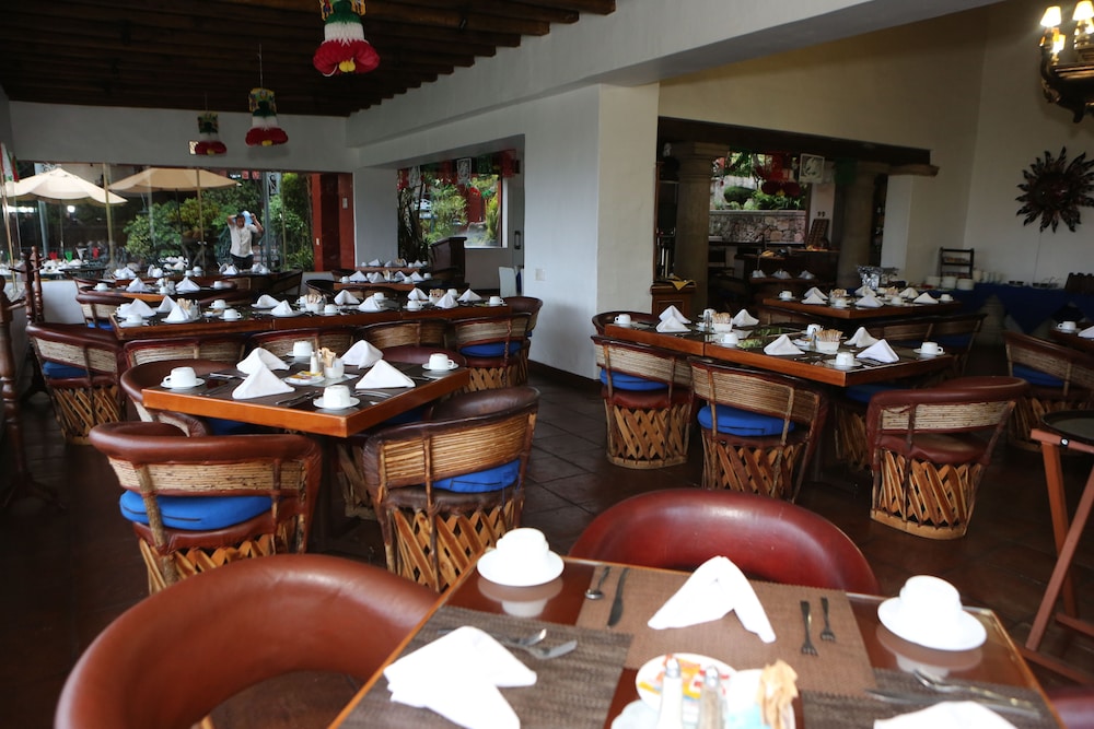 Villa San Jose Hotel And Suites 32/50
