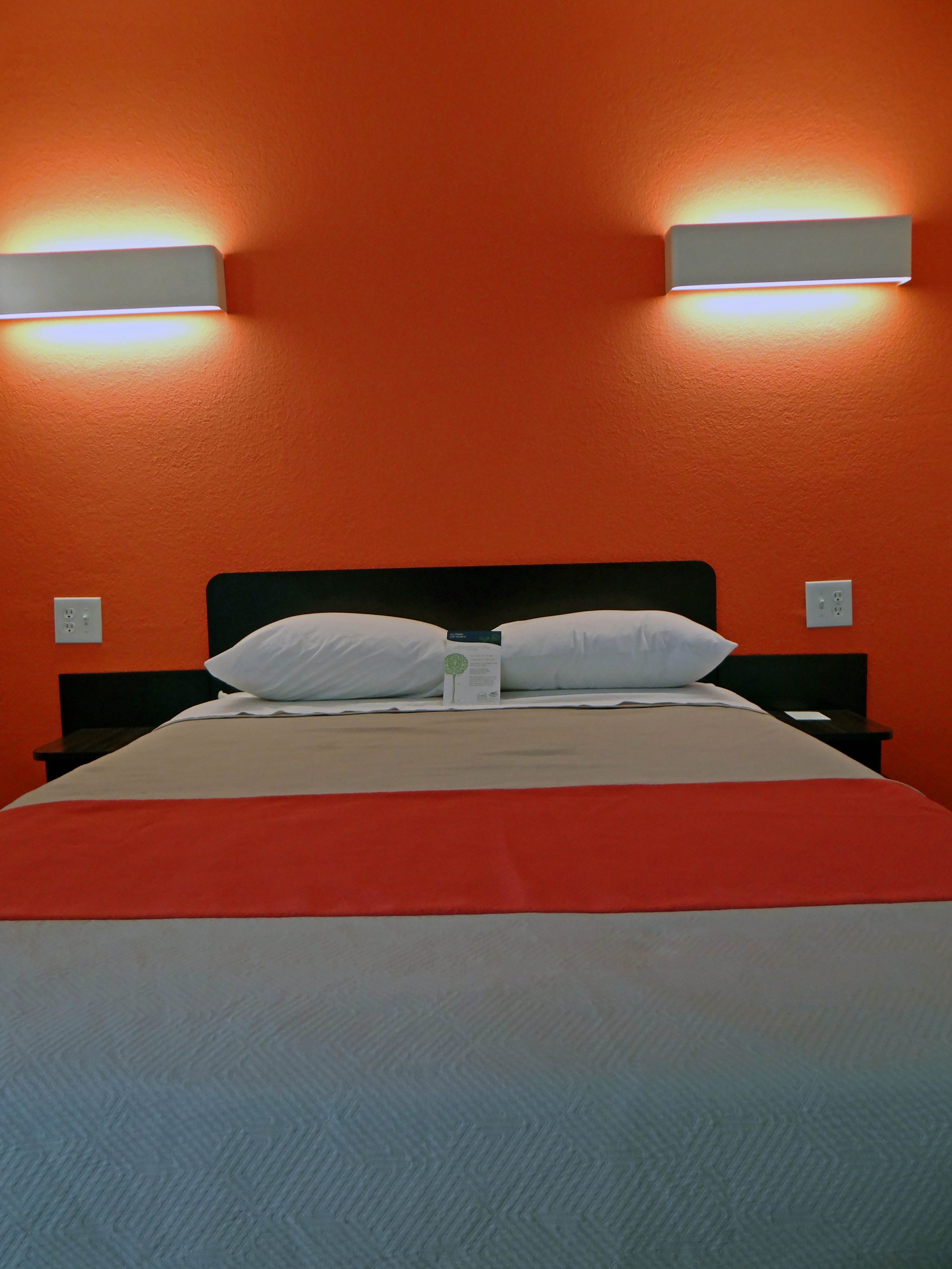 2 Full Beds - Smoking