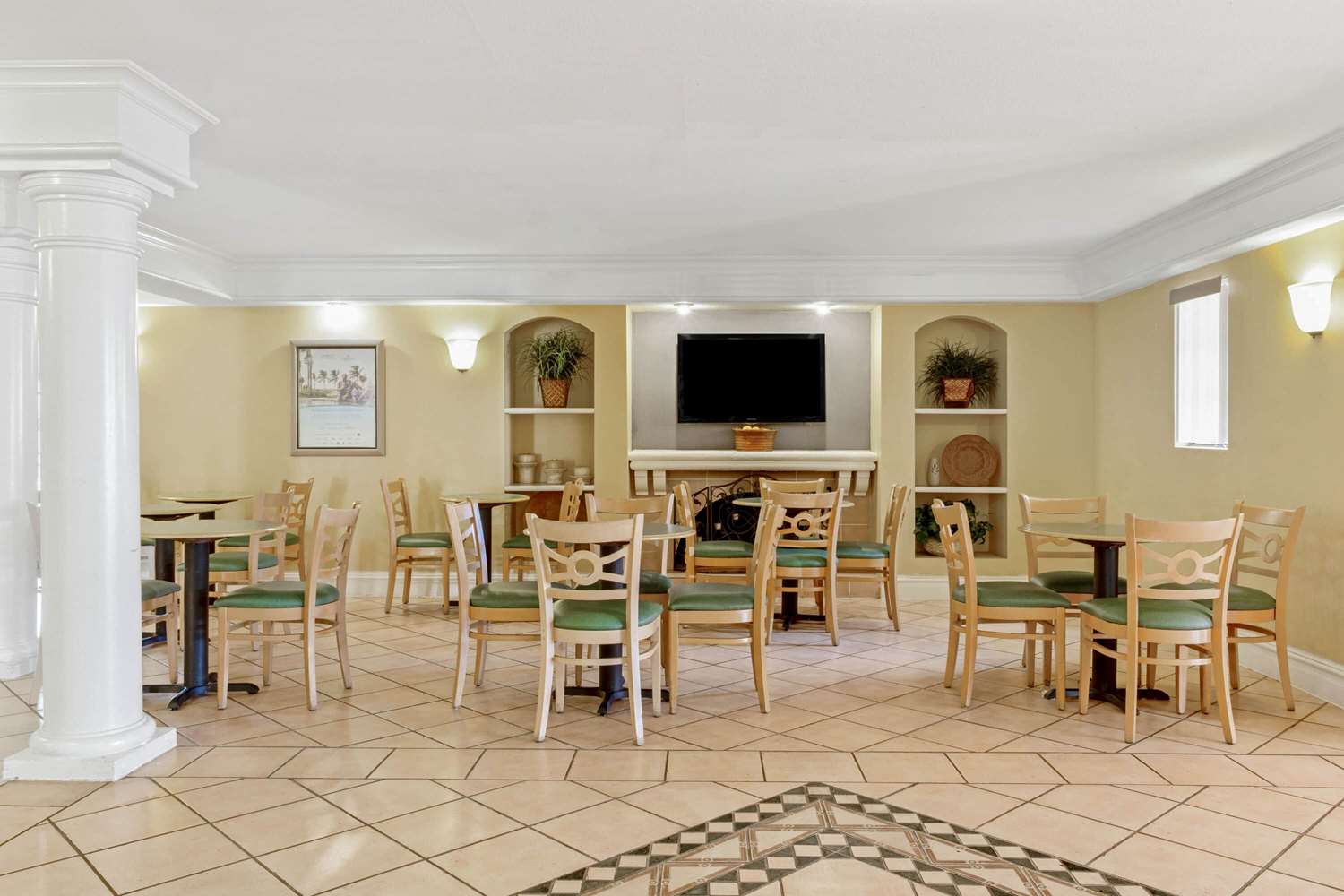 La Quinta Inn by Wyndham Tampa Bay Pinellas Park Clearwater 48/56