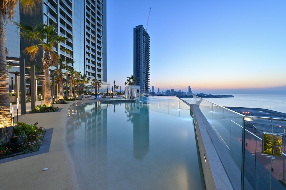 Onyx Rotana 53/61