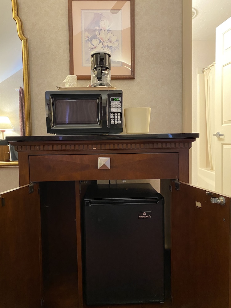 Economy Lodge 682 Main St Sturbridge 39/39