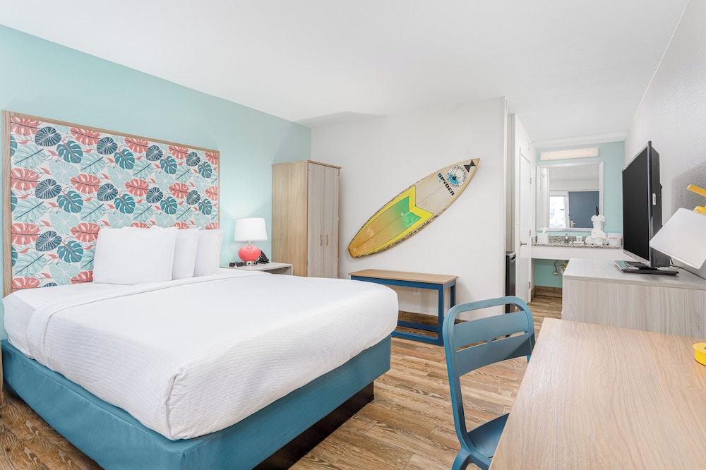Standard, Queen Bed, High Floor, Accessible
