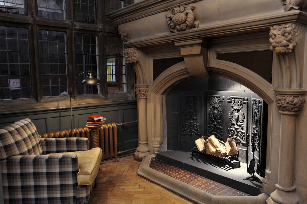 The Crown Manor House Hotel 7/42