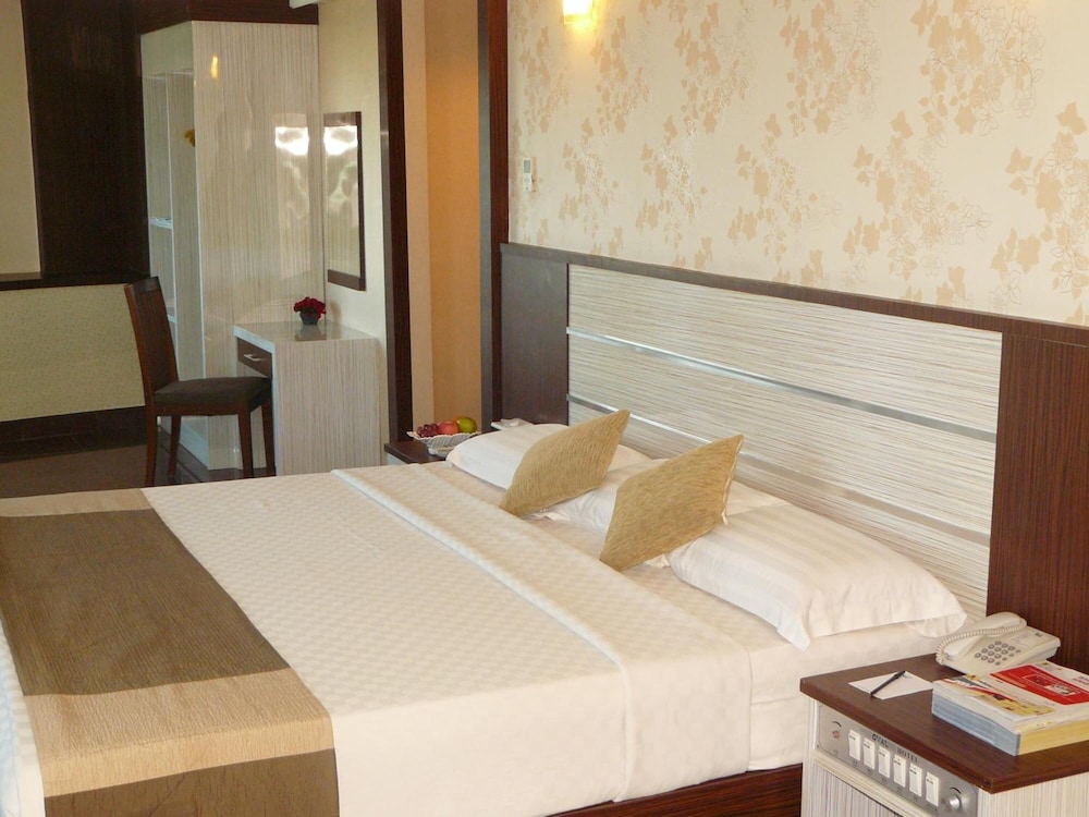 Hotel Oval Surabaya 11/28