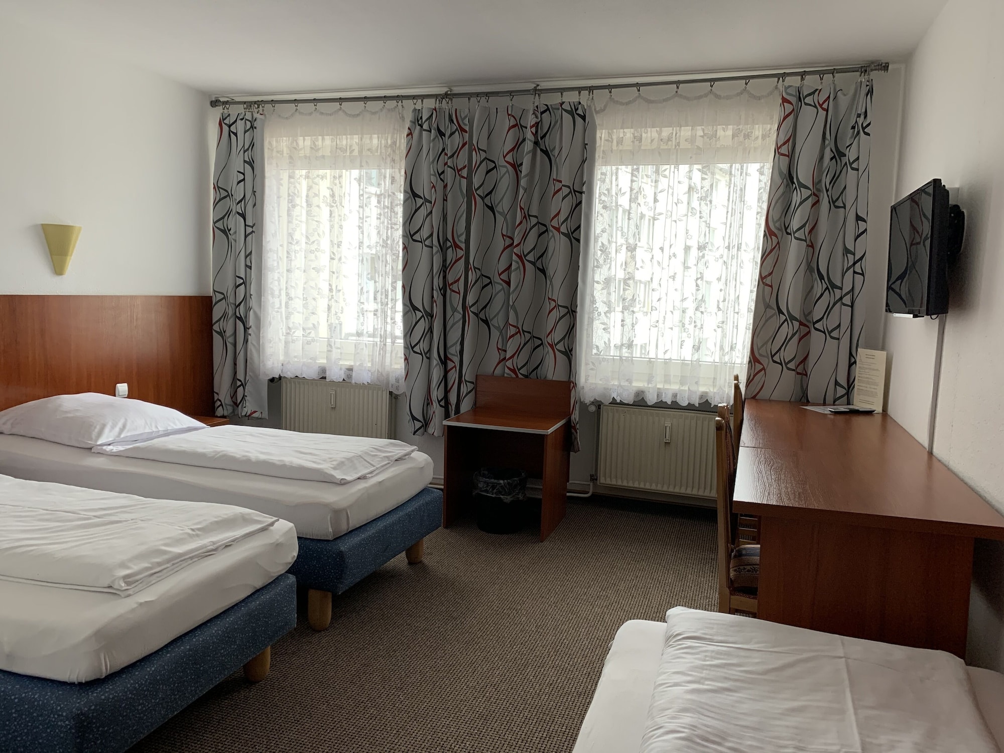ROOM, TRIPLE