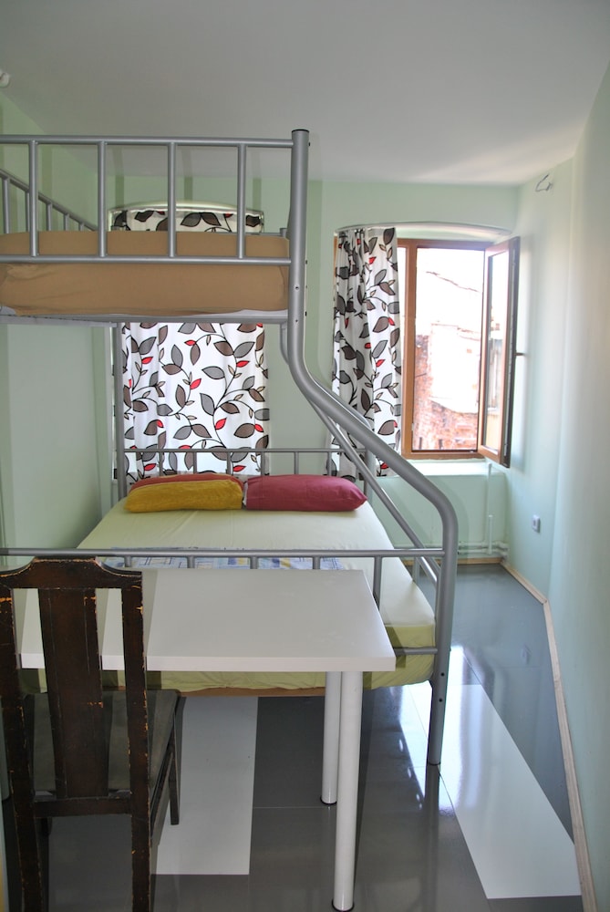 Chilloutlya Hostel&Bar 26/46