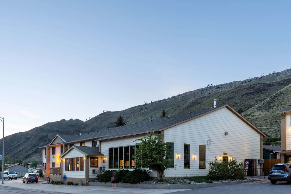 Super 8 By Wyndham Gardiner/Yellowstone Park Area 5/57