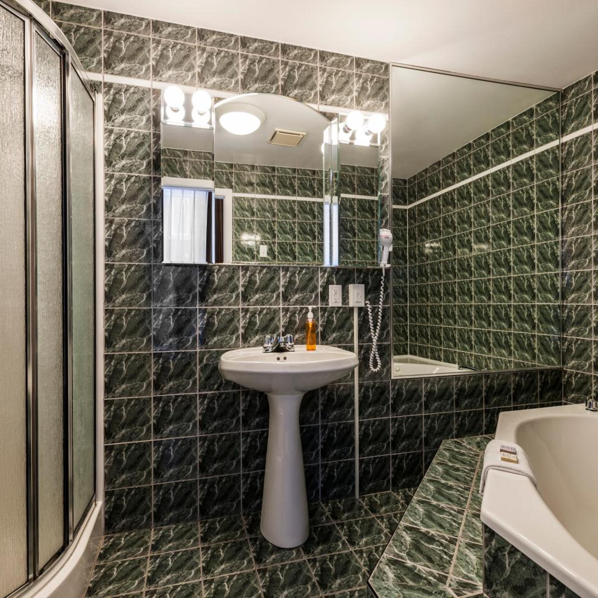 Hotel Chateau de l Argoat 46/50