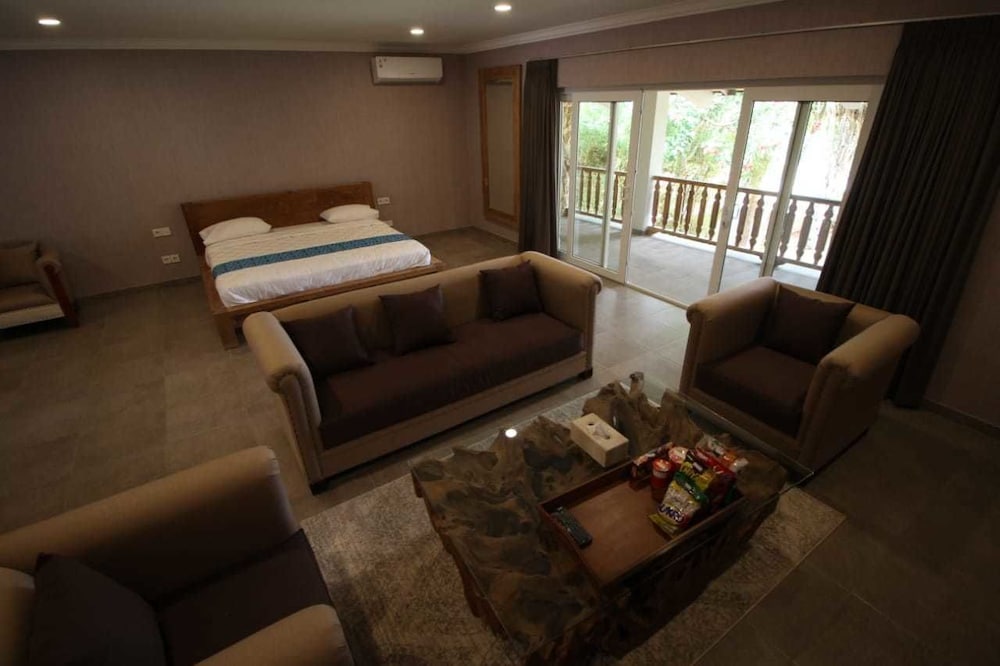 Coconut Lodge 23/50
