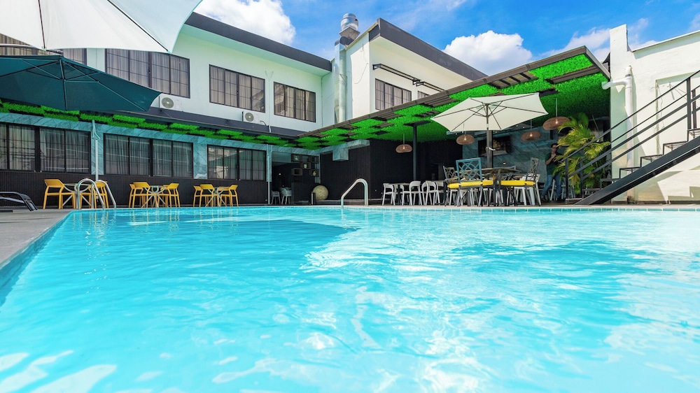 Hotel Ramada Inn el Salvador 49/55