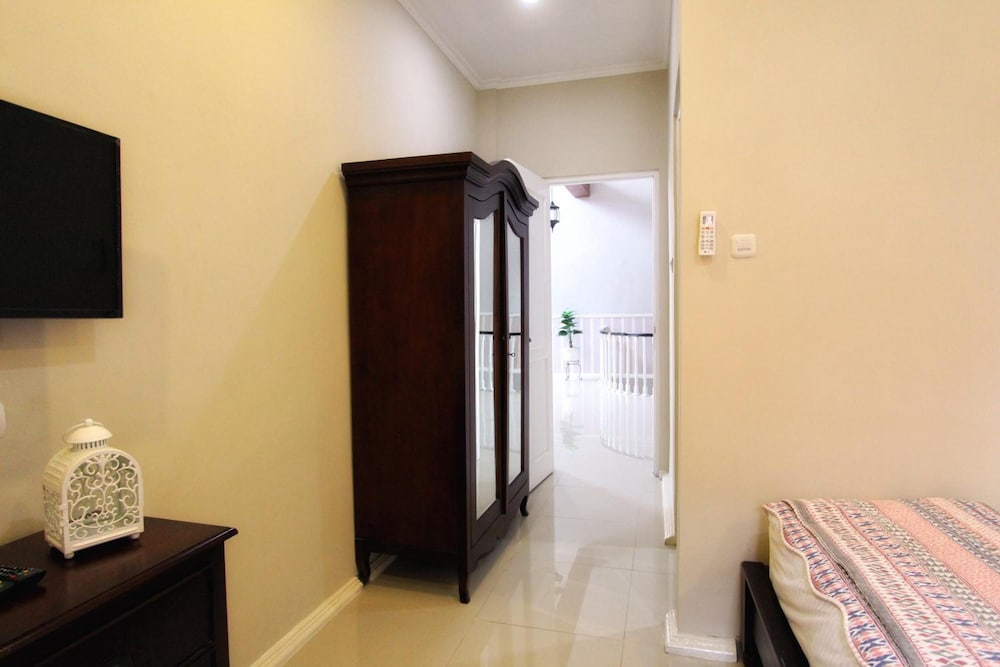 Omah Madam Bed & Breakfast 44/44