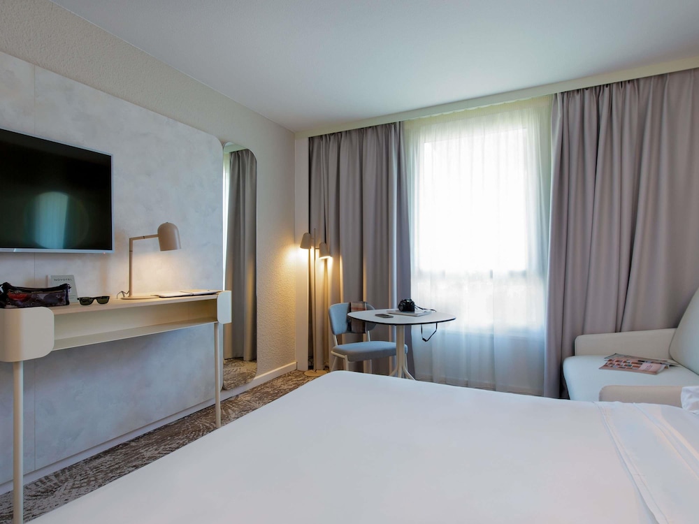 Hotel Novotel Aix En Provence Pont De L'arc Fenouilleres 23/76