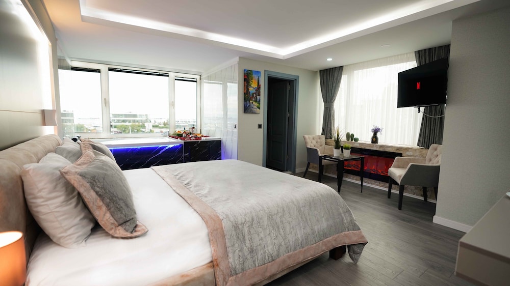 Cevheri S Hotel 13/53