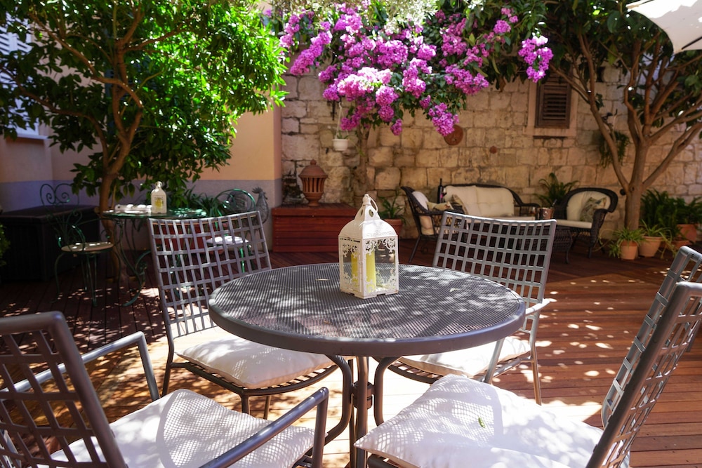 Boutique Guest Accommodation Zephyrus 63/80