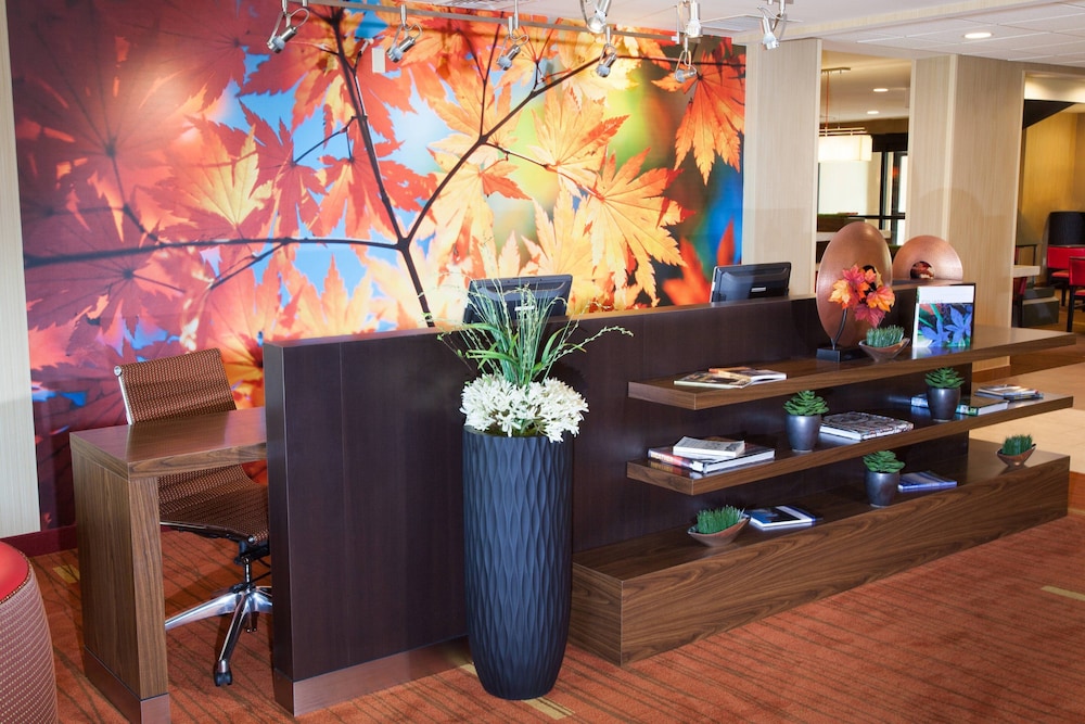 Courtyard By Marriott Burlington Williston 28/65