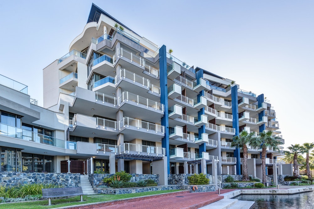 Lawhill Luxury Apartments in CAPE TOWN - WESTERN CAPE