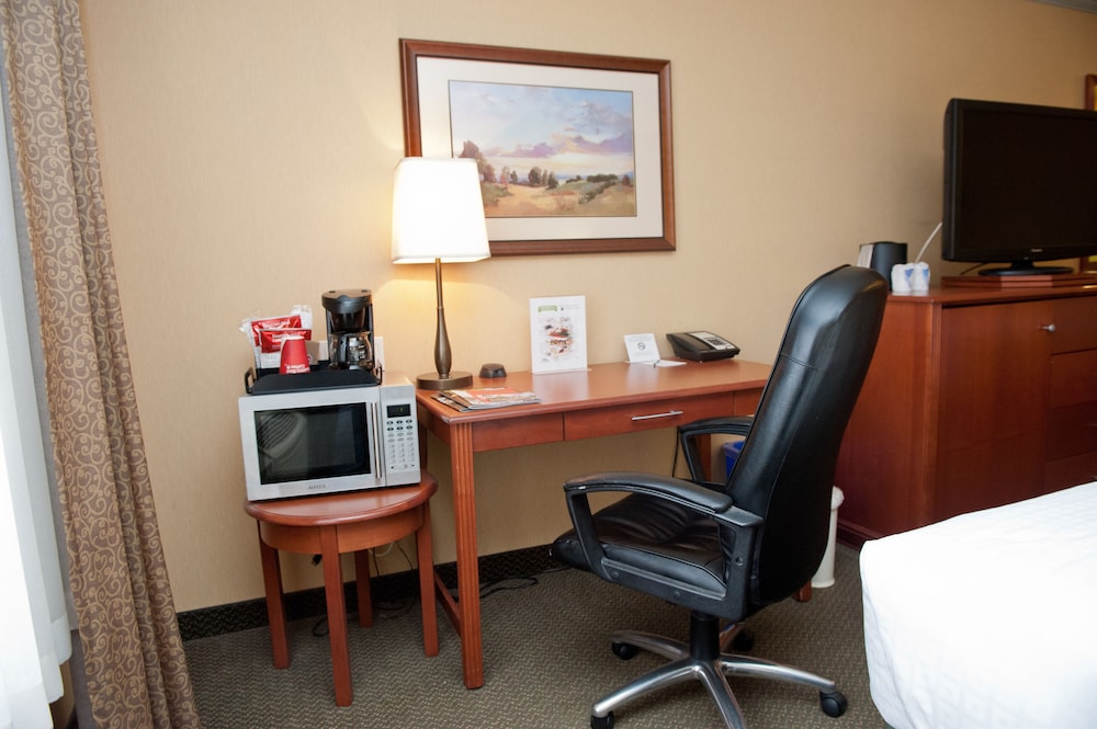 Merit Hotel And Suites 52/66